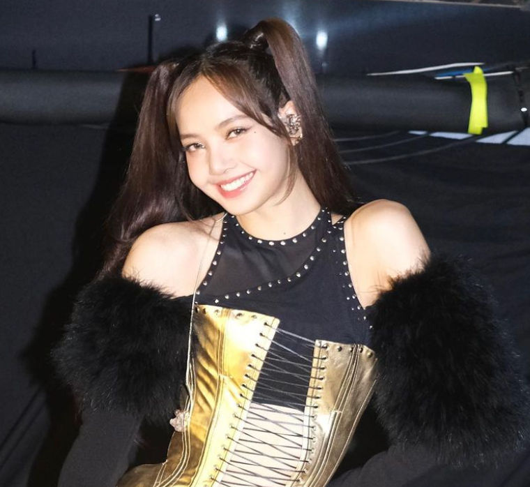 K-POP・アジア BLACKPIN LISA BLACK Ver. & GOLD Ver. BLACKPINK's Lisa to be inducted into Asian Hall of Fame