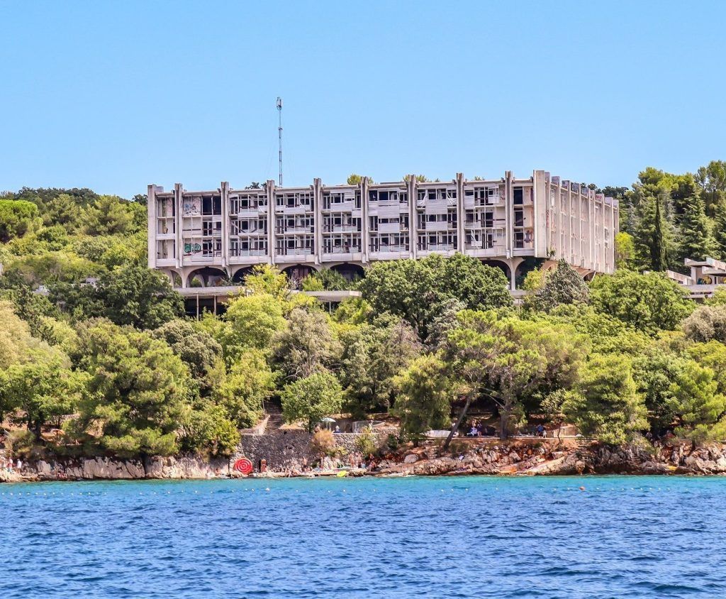 Forsaken tales! 14 of the most popular abandoned hotels around the world