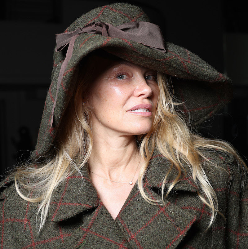 Pamela Anderson goes makeup-free at Paris Fashion Week 2023