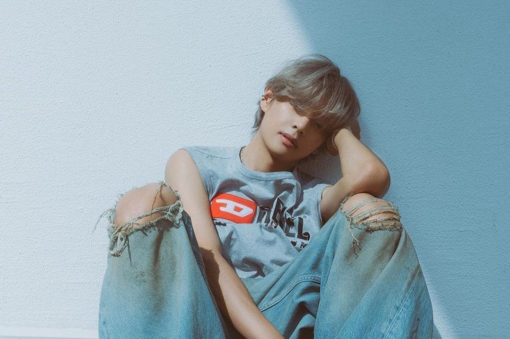 BTS V Turning 25 & We Can't Stop Crushing Over Him, by CHICSTA.COM