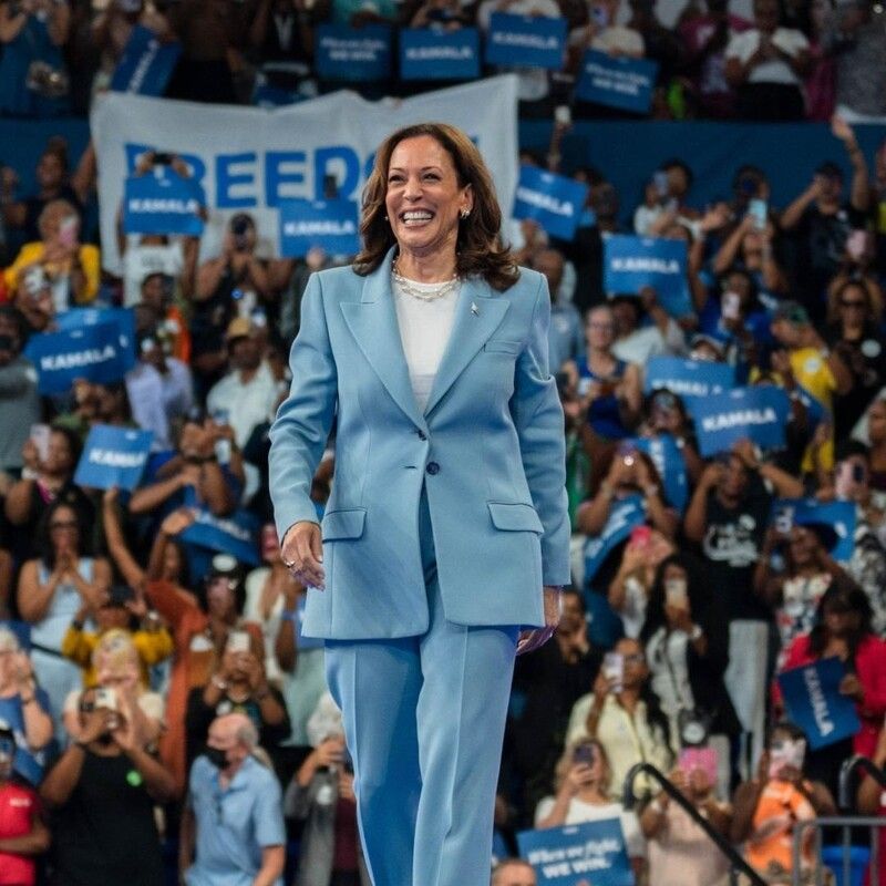 26 celebrities who endorse Democratic nominee Kamala Harris