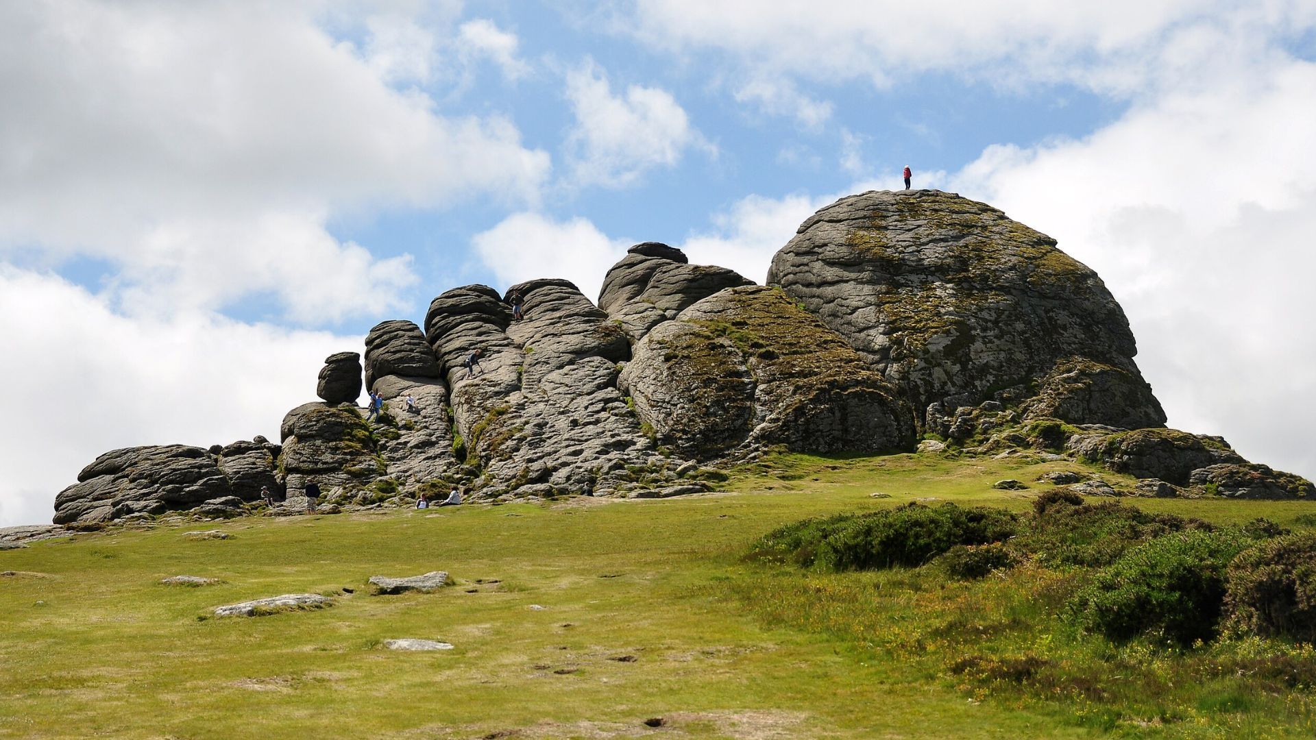 Haytor Rocks Cake 'The Witcher' season 4 filming locations – PrestigeOnline Malaysia