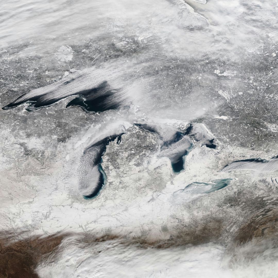 US holiday travel chaos as winter storm Devin grounds flights ...