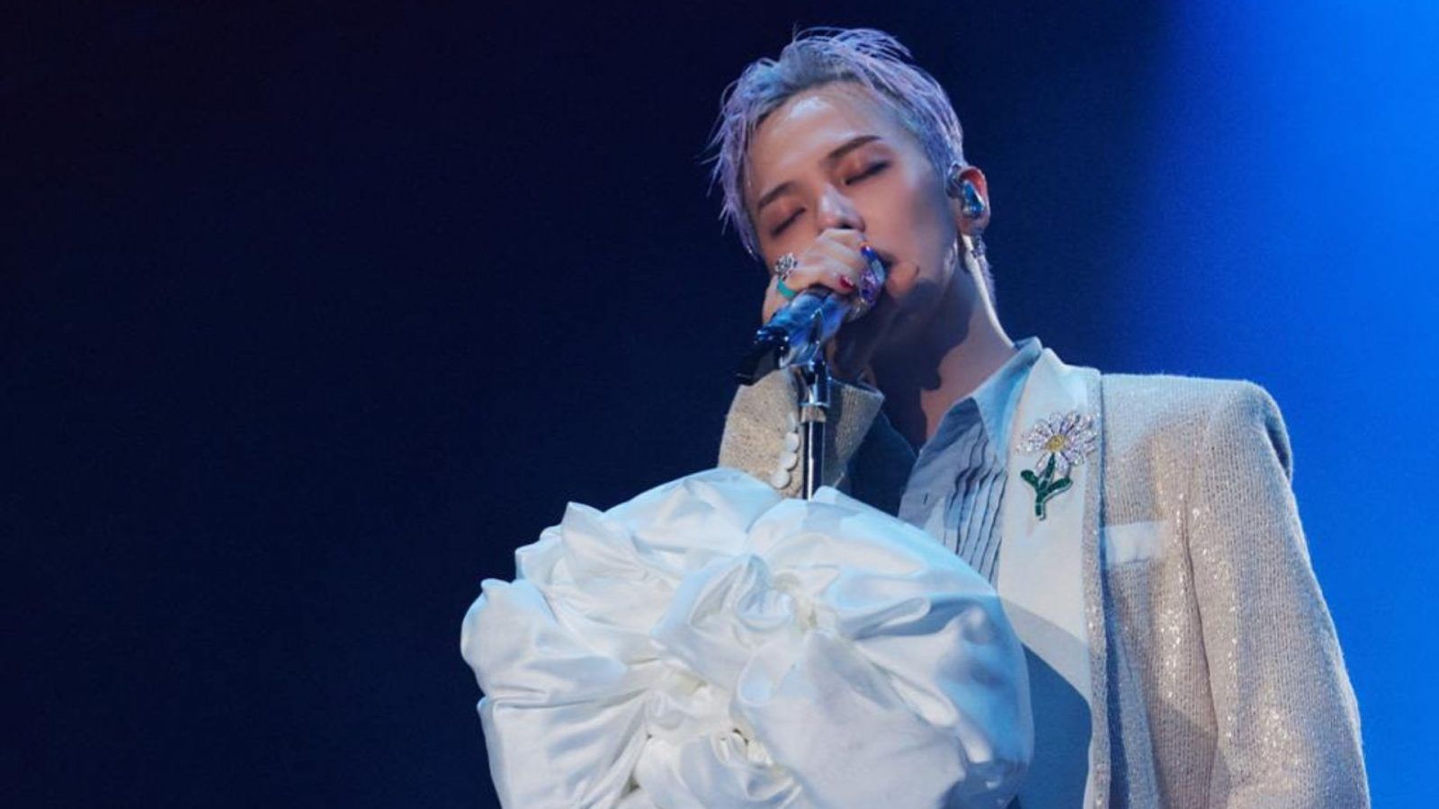 G-Dragon fronts K-SPARK Malaysia concert with ITZY and more this