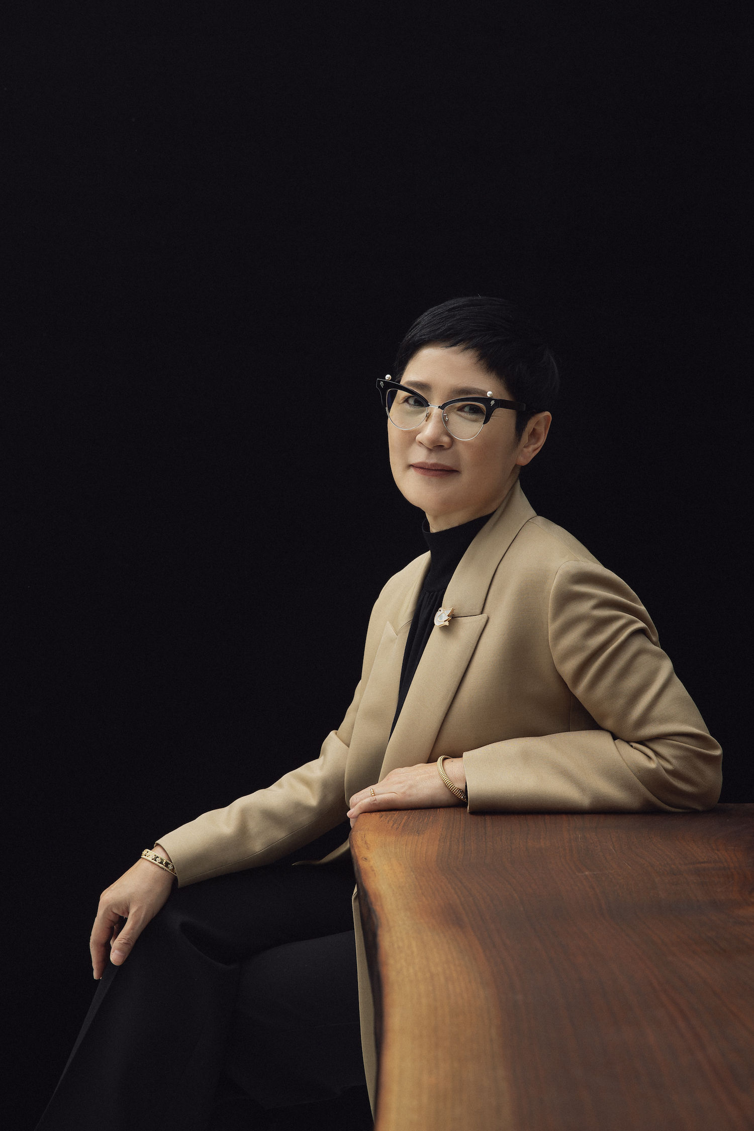 Van Cleef & Arpels’ Lacquered Butterfly clips in Koreaninspired imagery