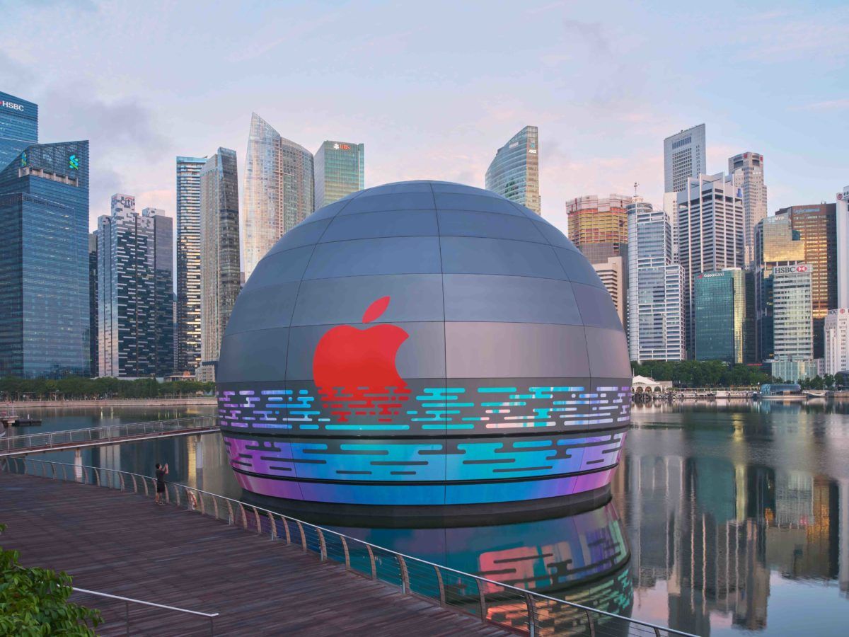 The floating sphere in front of Marina Bay Sands has been revealed to be Apple’s newest store