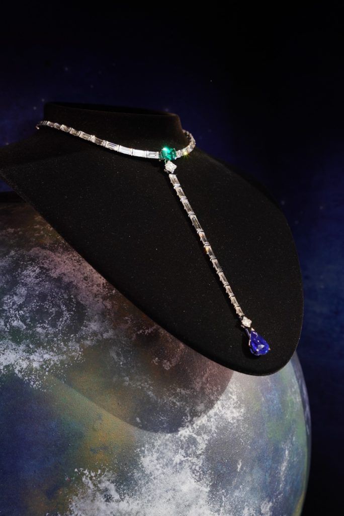 Jewels & Time 2020: 3 Necklaces We Love From the Louis Vuitton Stellar  Times High Jewellery Collection