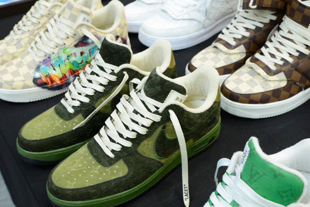 Dilelang, Sneaker Louis Vuitton x Nike Air Force Karya Virgil