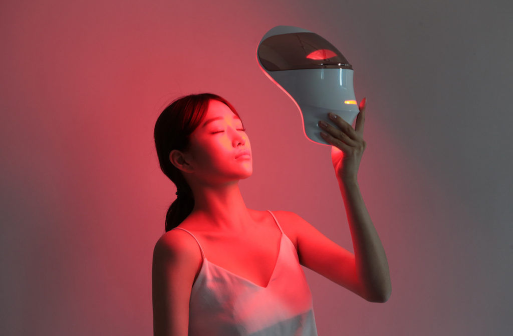 Does at-home LED light therapy work? With Curicare’s Haru LED Face Mask, the answer is yes