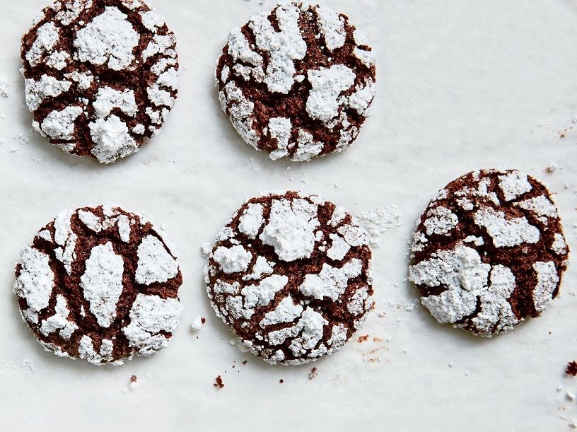 How to make gluten-free chocolate crinkle cookies