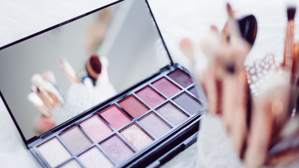 Why cosmetics brands are turning to 90s TV shows to attract millennials