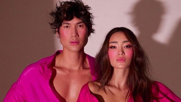 Trending makeup looks: vibrant blush