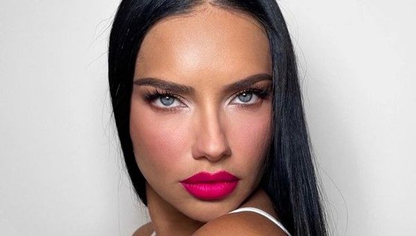 Trending makeup looks: bold lip colours