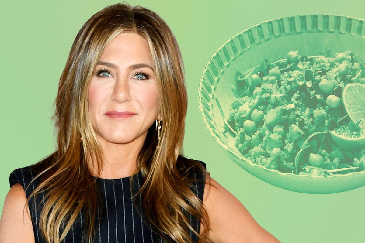 Jennifer Aniston ate this salad every day for 10 years, according to Courteney Cox