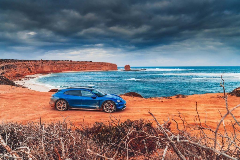 Reviewing the new Porsche Taycan 4S Cross Turismo