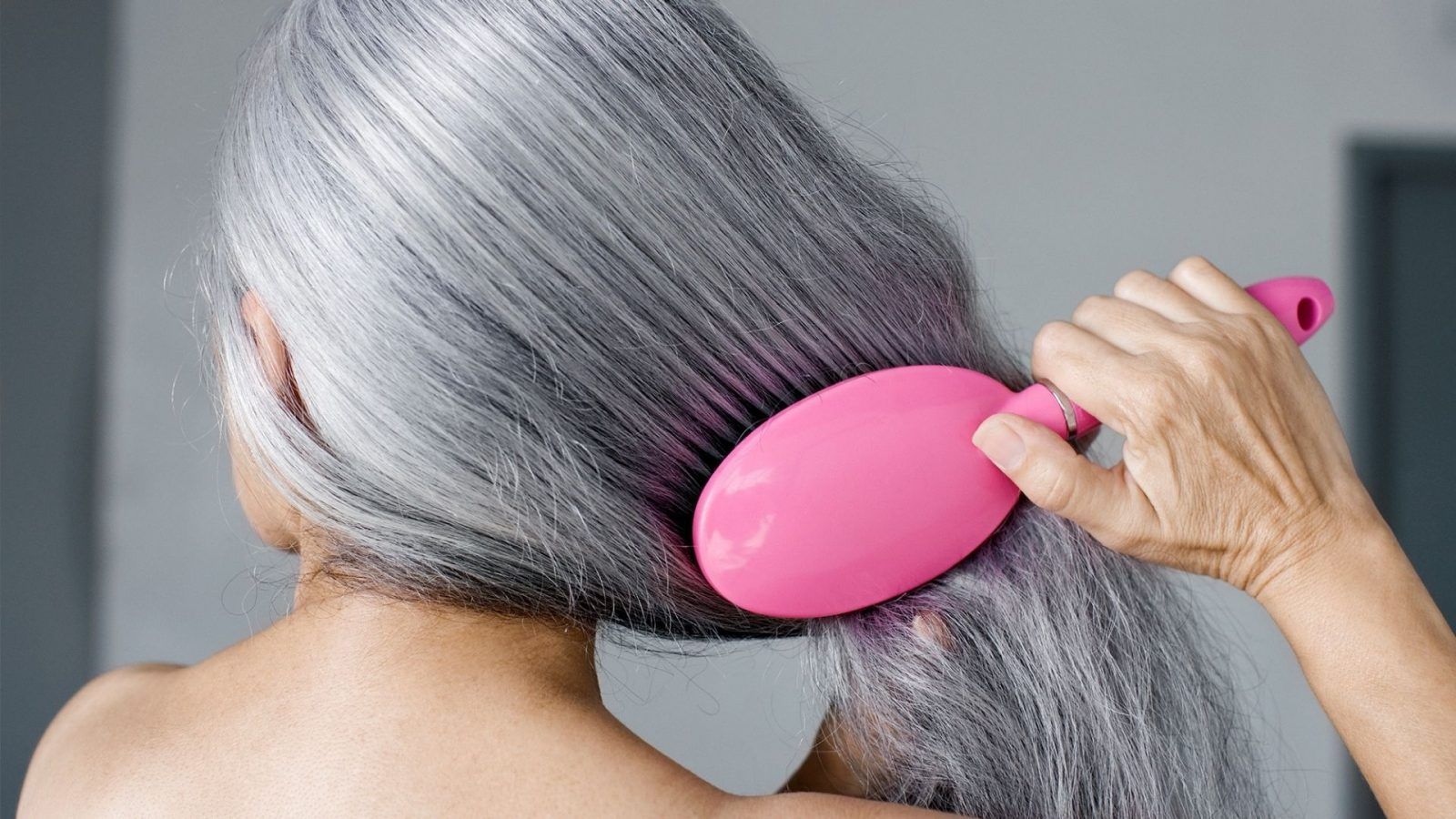 How to brush your hair the right way, according to hairstylists