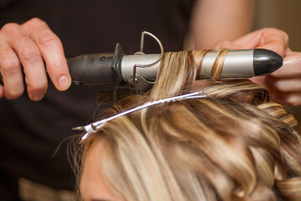 Hair curlers for beachy waves and glamorous curls all day