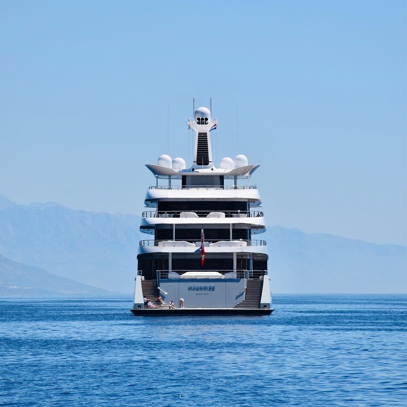 How to book a yacht from boat rental services in Singapore
