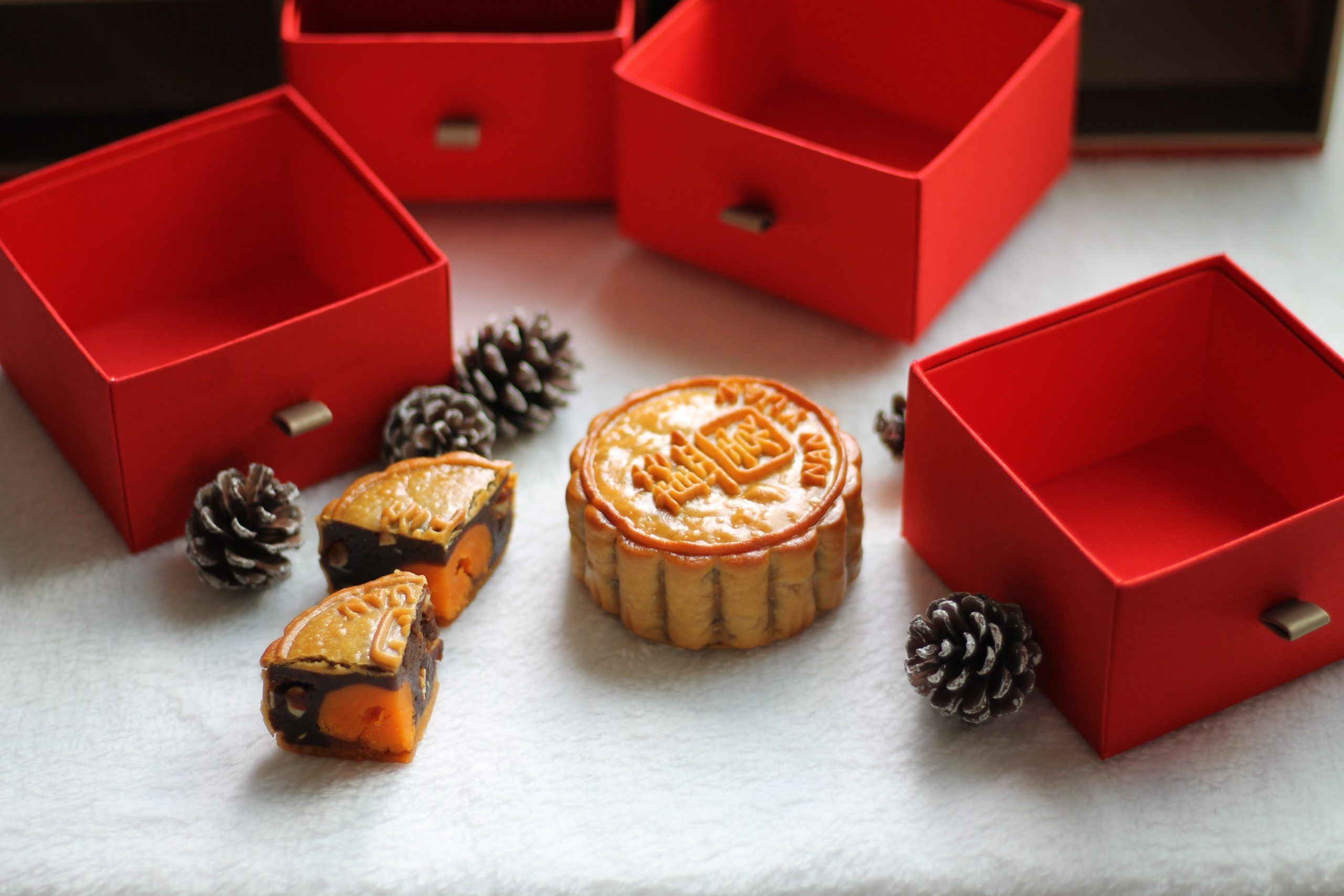 Mid-Autumn Festival: Scrumptious Mooncake Collections To Get