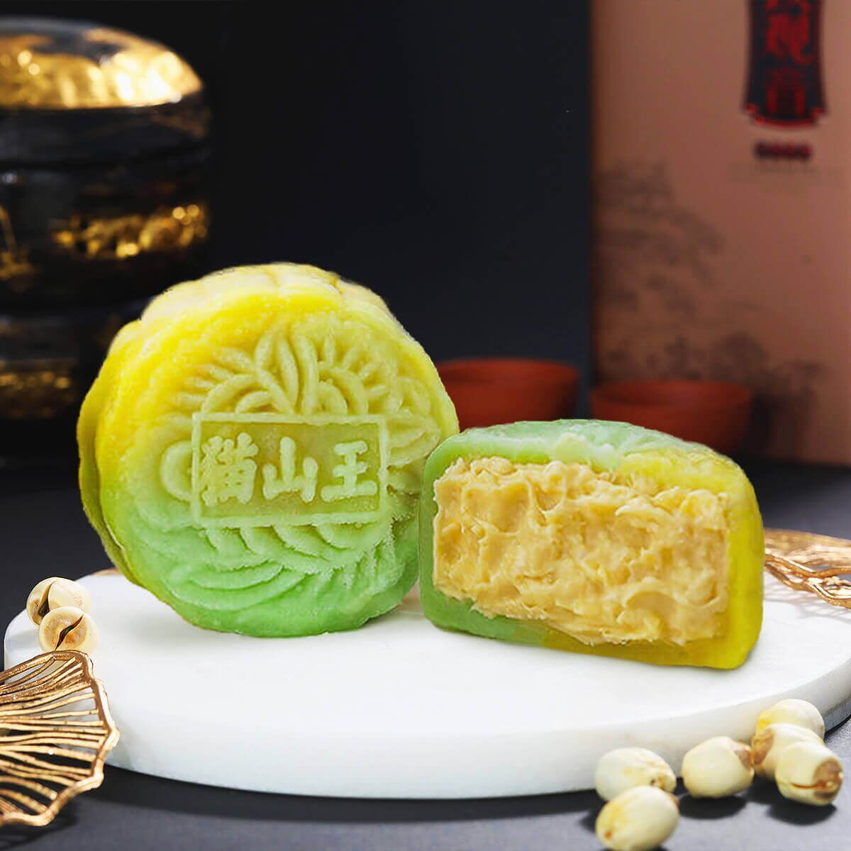 Mooncakes for 2022: The weird, the wonderful and the ones filled with  durian - CNA Luxury