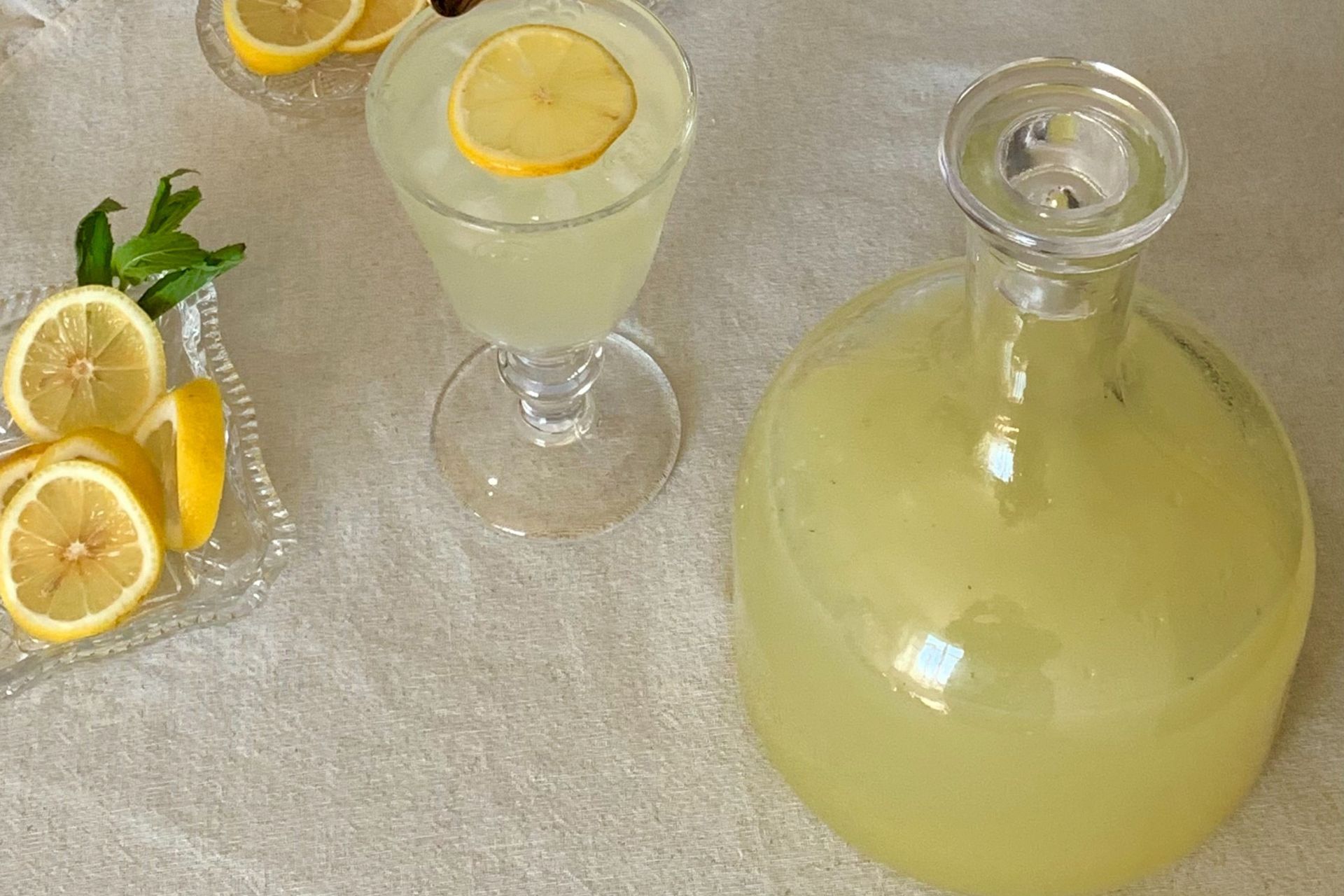 Probiotic lacto-fermented lemonade