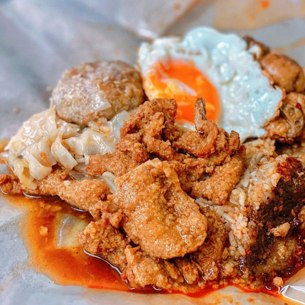 The best Hainanese curry rice in Singapore