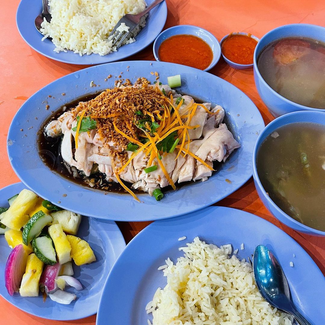 Where to find the best Hainanese chicken rice in Singapore