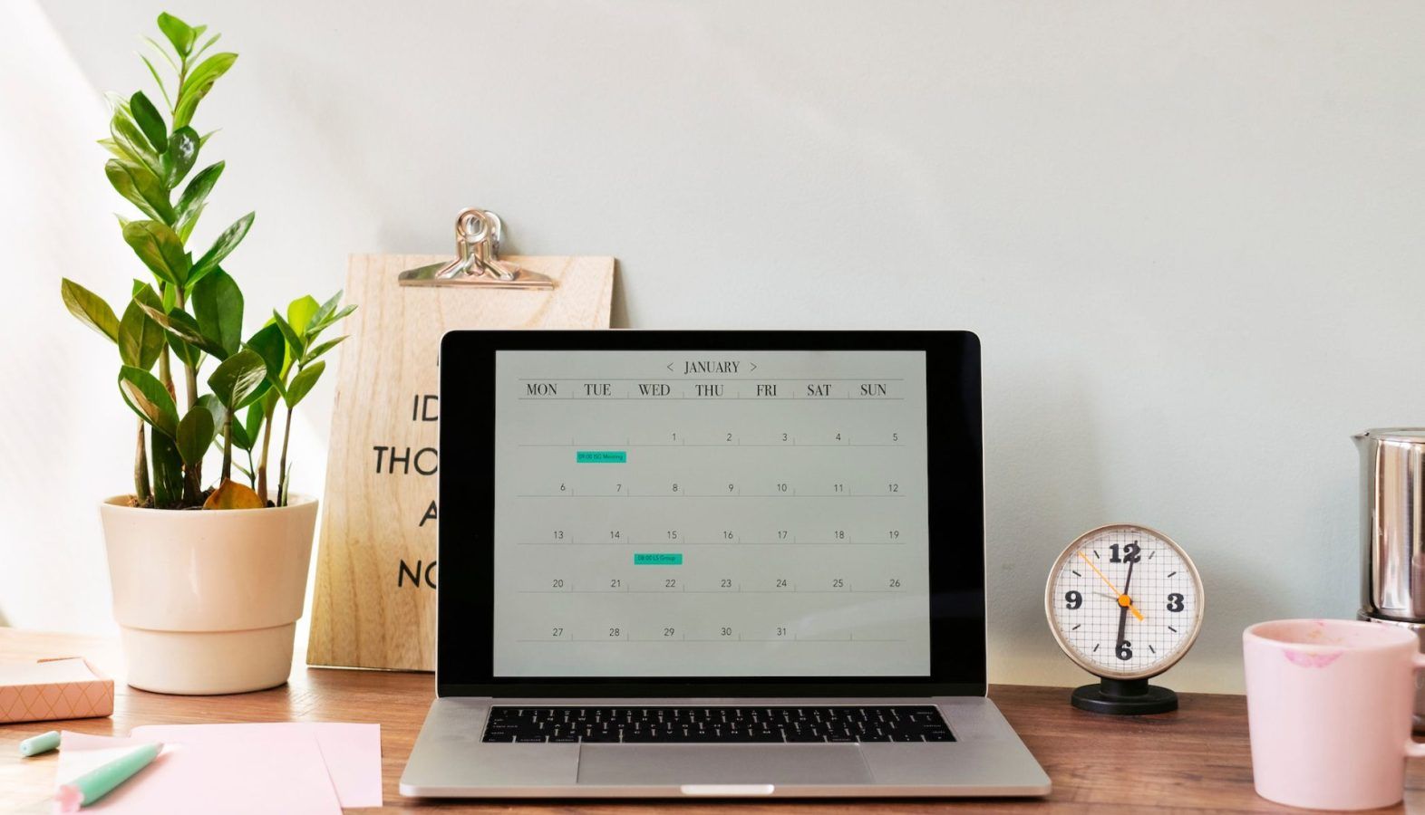 Ways to improve the feng shui at your office and desk space