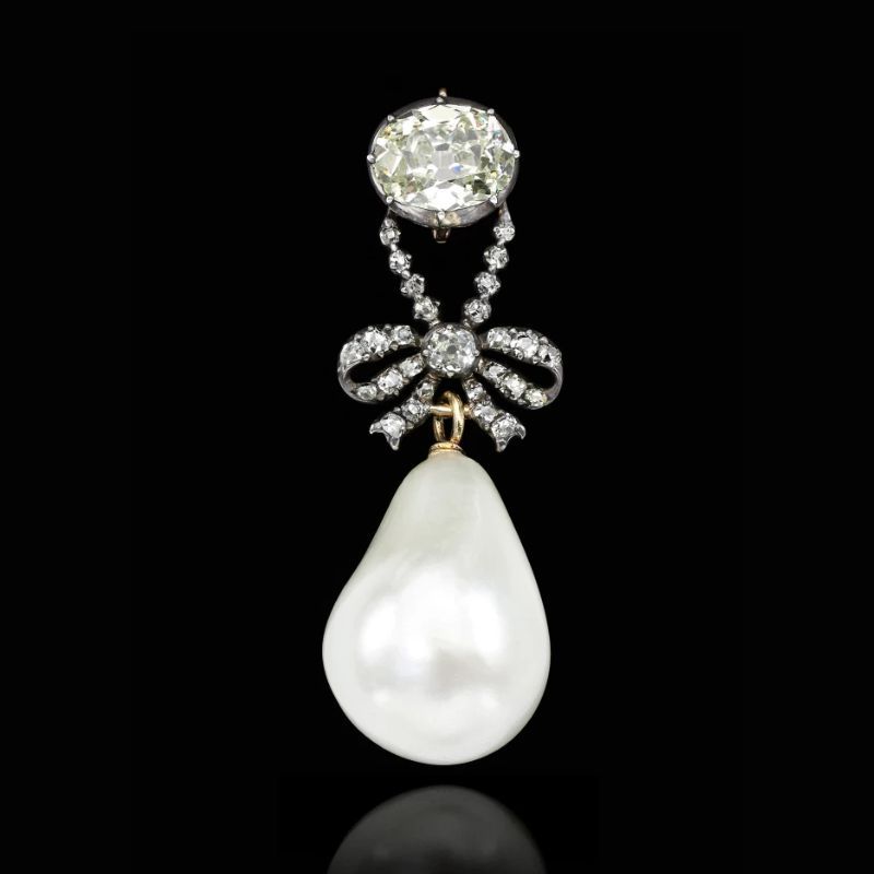 expensive jewellery pieces- Queen Marie Antoinette’s pearl and diamond pendant 
