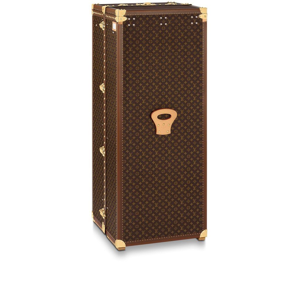 Louis Vuitton presents a golf trunk that comes with a built-in
