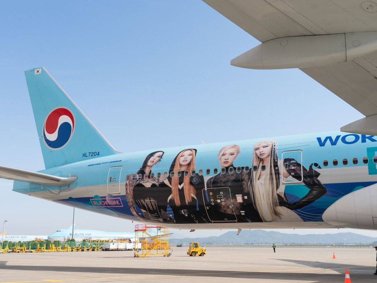BLACKPINK × Korean Air 数量限定 モデルプレーン Korean Air has unveiled a BLACKPINK plane