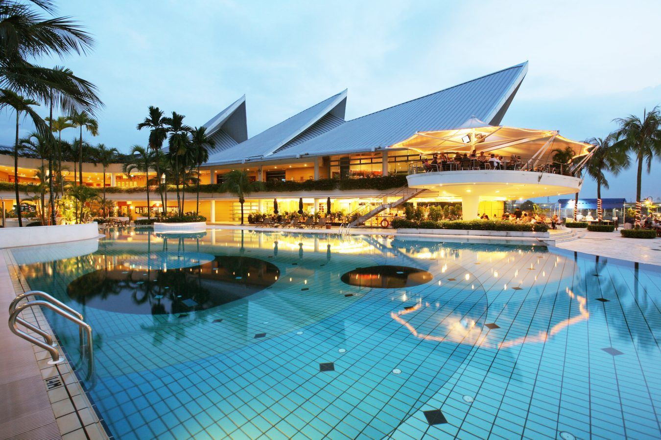 luxury yacht club singapore