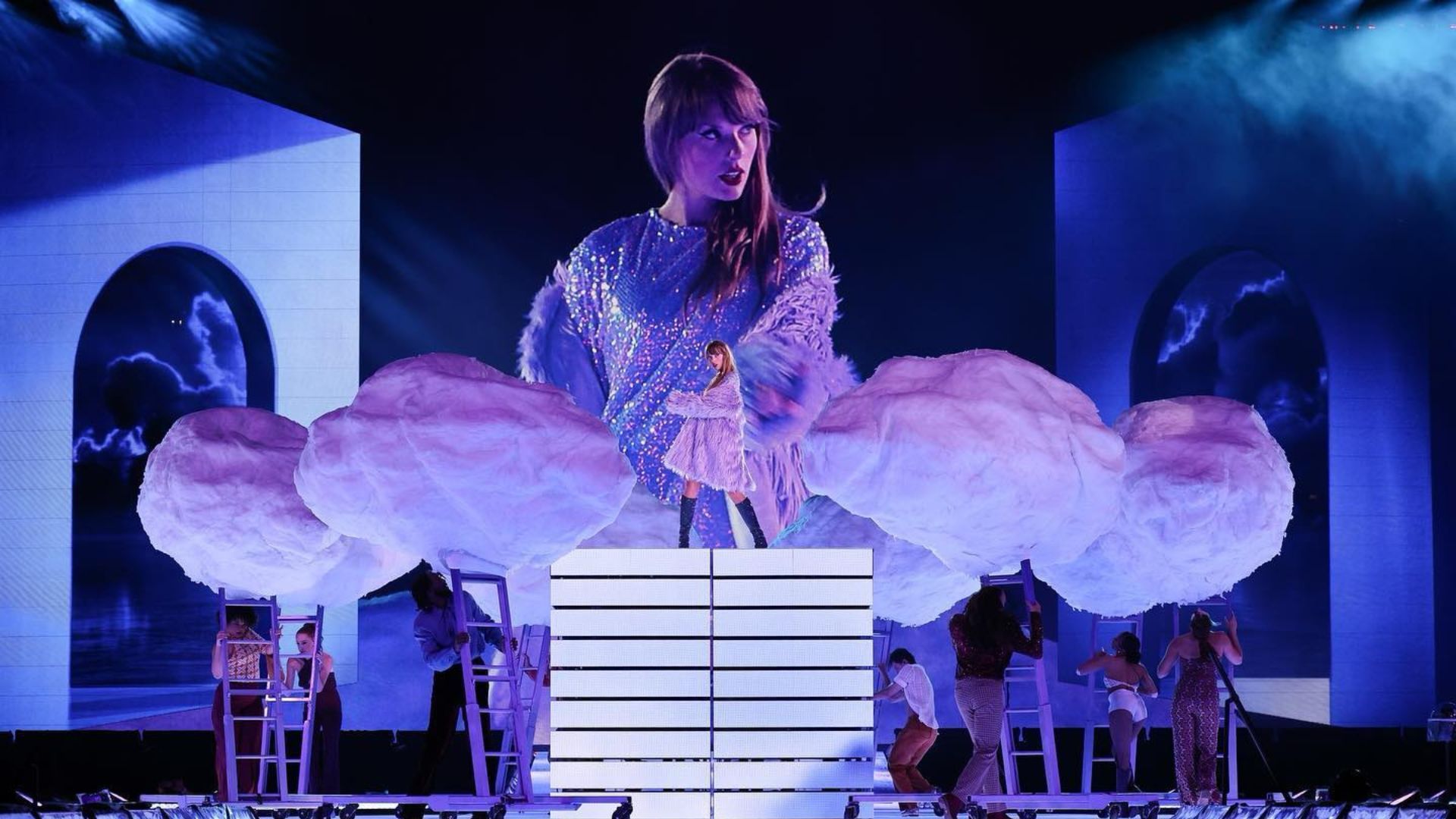 Taylor Swift Kills It With 'I Knew You Were Trouble' at 2013 Victoria's  Secret Fashion Show [VIDEO]