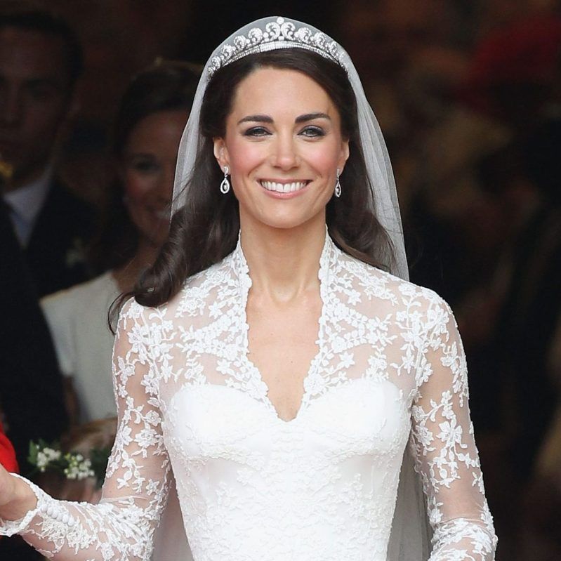 The Duchess of Cambridge wore white Alexander McQueen lace dress  Kate  middleton style outfits, Kate middleton outfits, Expensive outfits