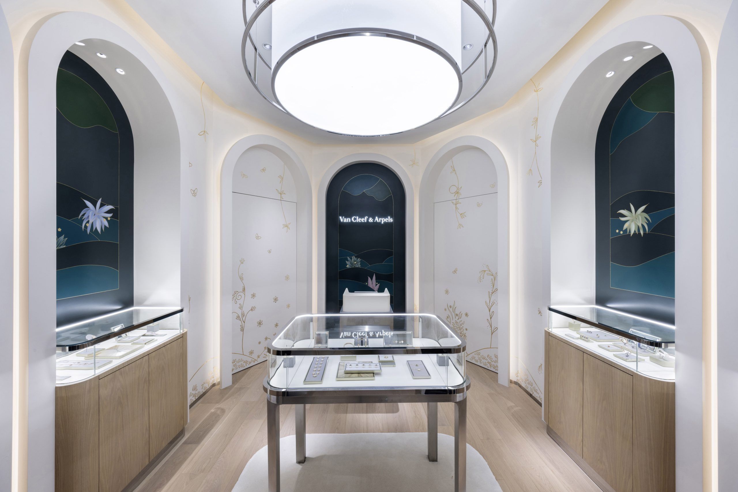 Discover Van Cleef & Arpels' 