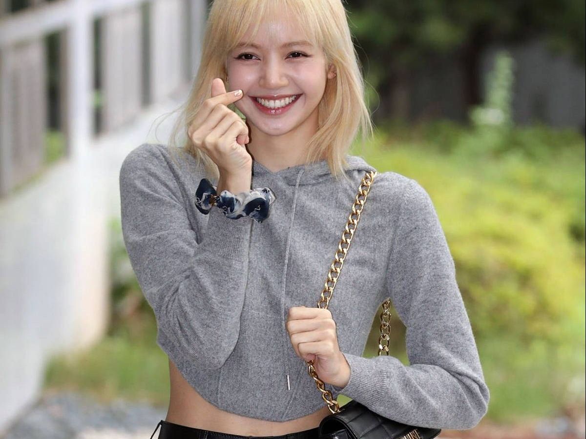 15 airport fashion looks by K-pop and Asian celebs 15 airport fashion looks by K-pop and Asian celebs