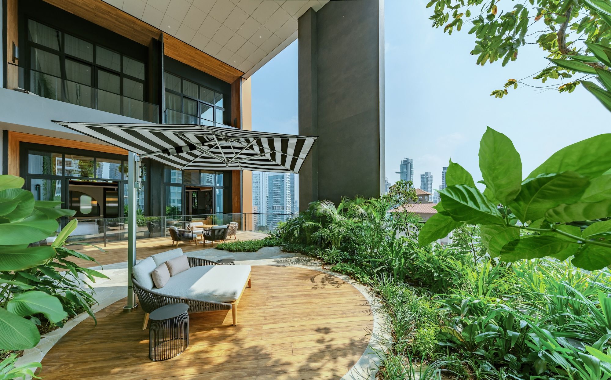 The Hottest Hotels in Singapore: Artyzen, COMO Metropolitan and More