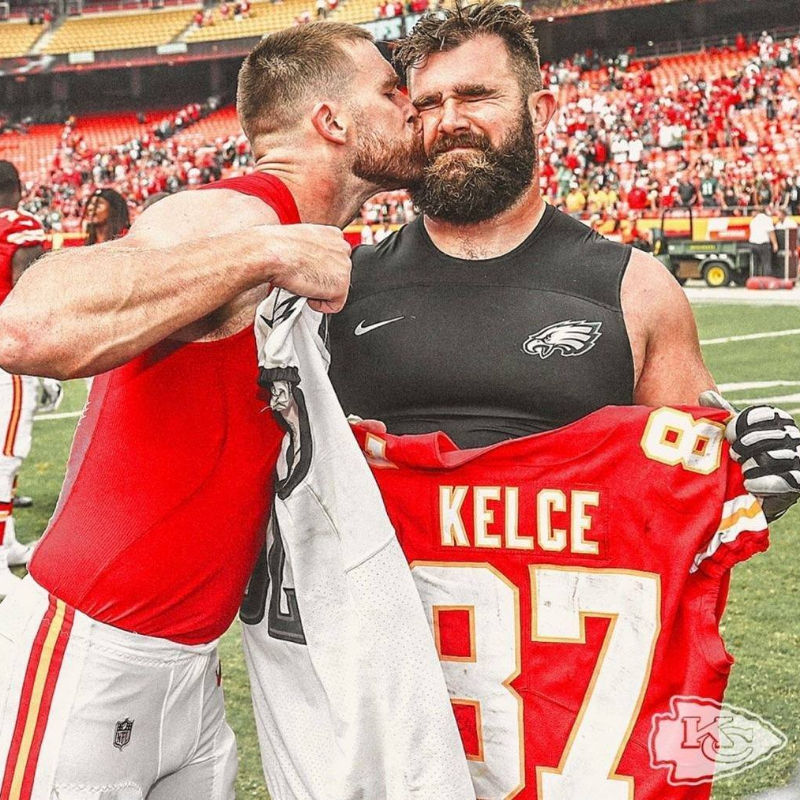 Travis Kelce family Jason Kelce