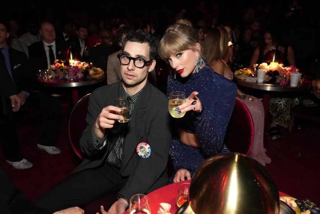 The 10 best celebrity tippers and those who are not so generous