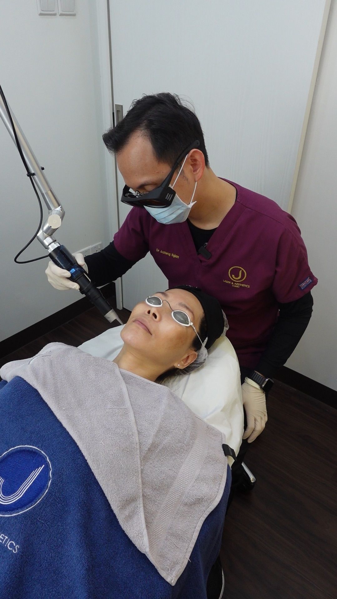 Dr Ngiam, J Laser and Aesthetics Clinic