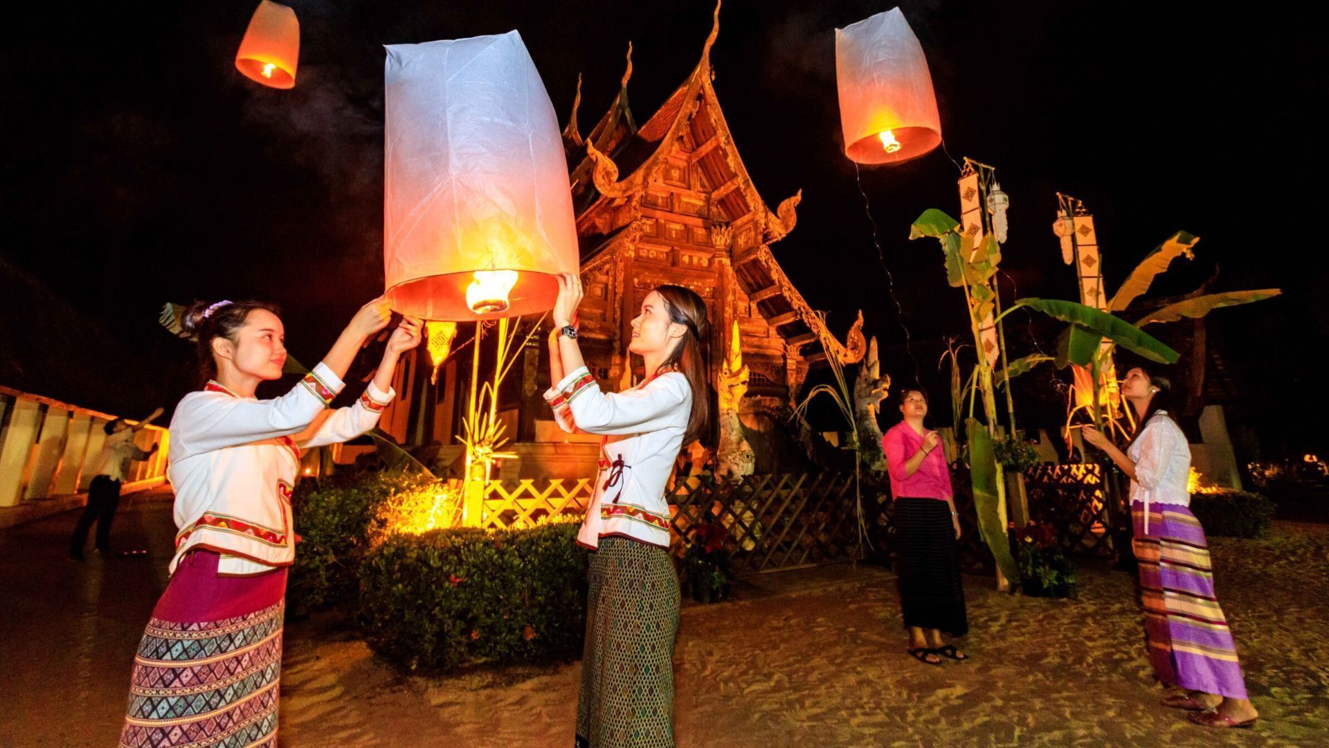Yi Peng Lantern Festival A Look At Thailand s Magical Event yi-peng-lantern-festival-a-look-at-thailand-s-magical-event