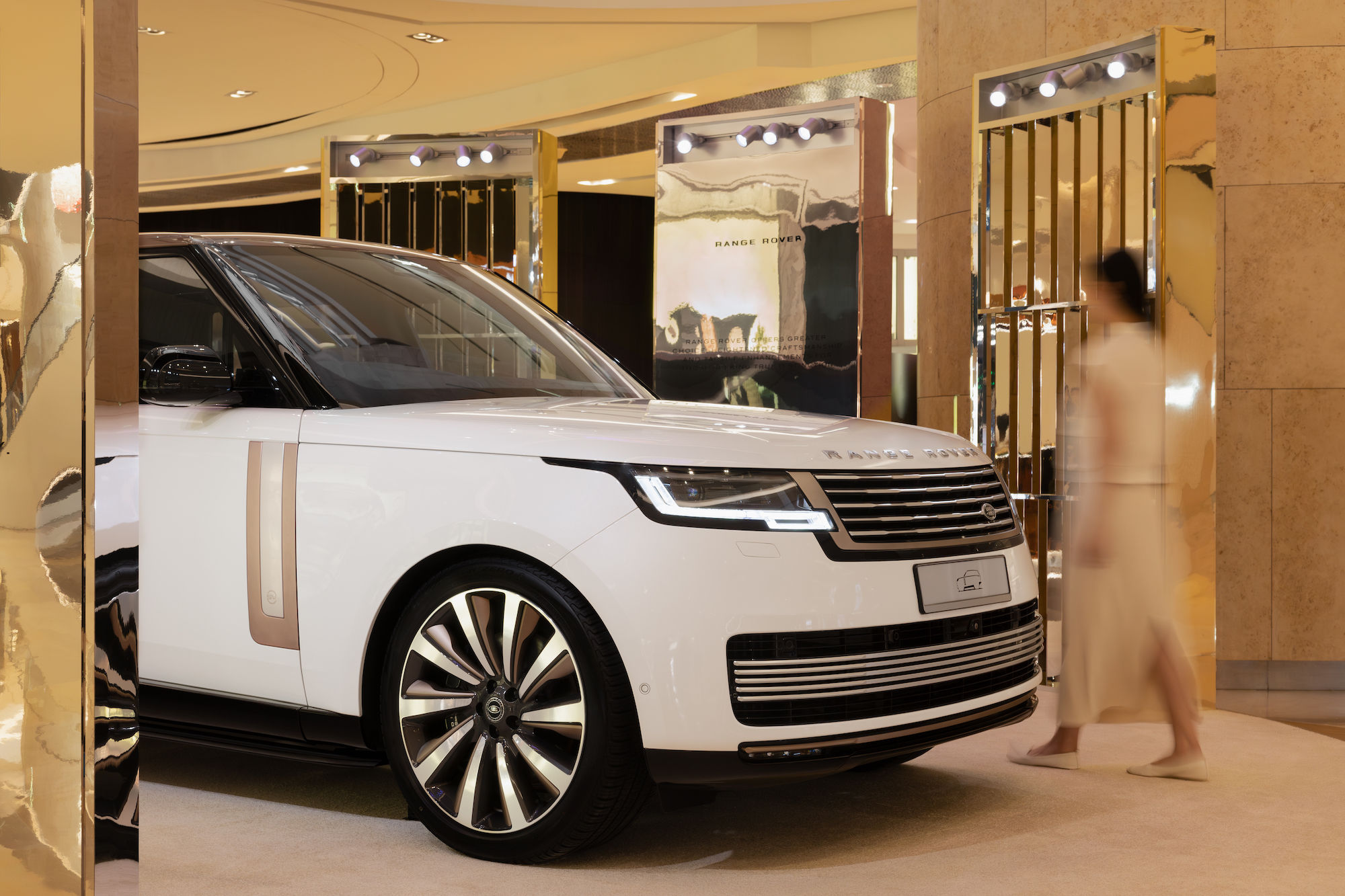 Details of the Range Rover Showcase at ION Orchard – PrestigeOnline ...