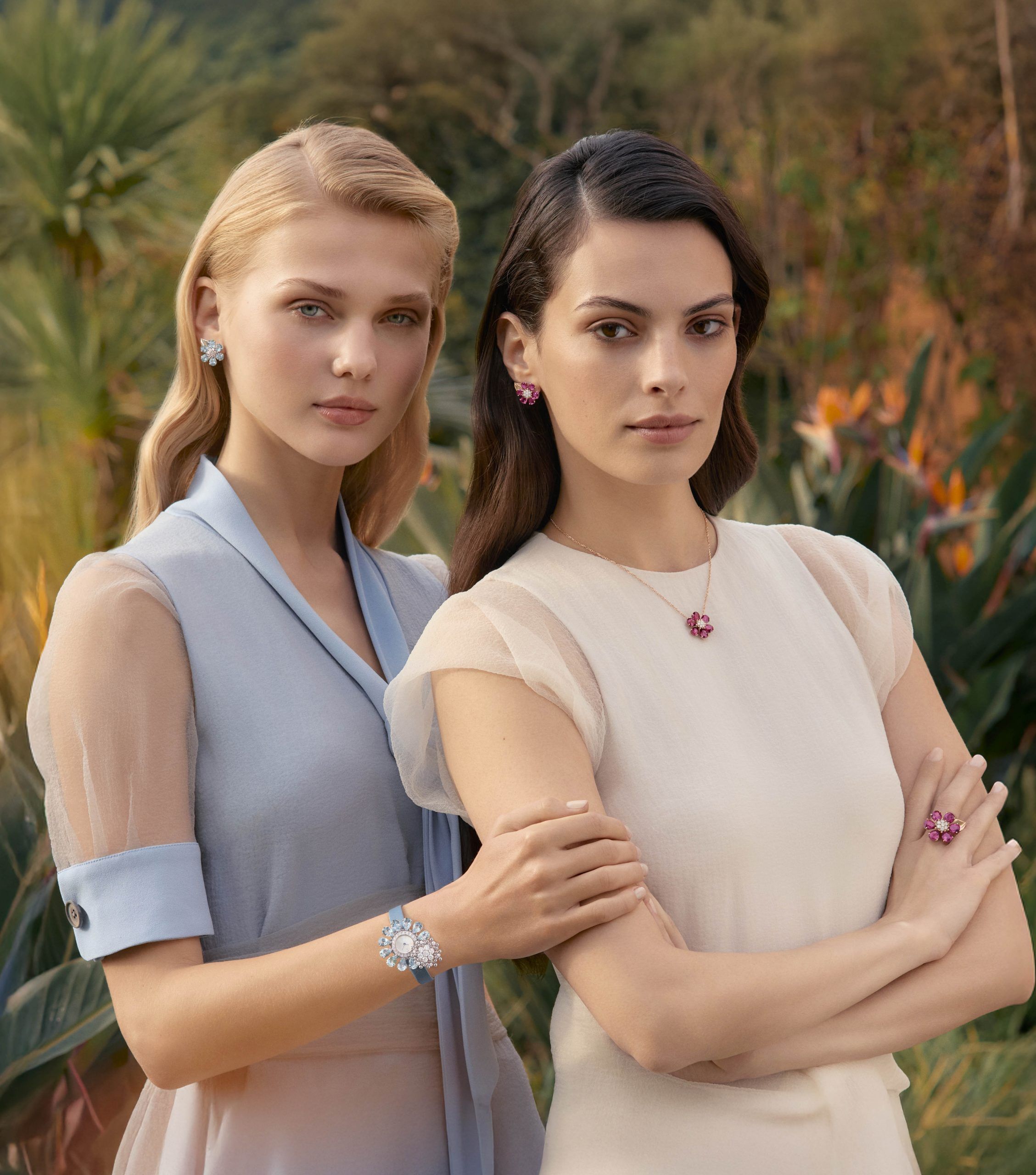 Van Cleef & Arpels introduces Flowerlace and Fleurs d'Hawaï