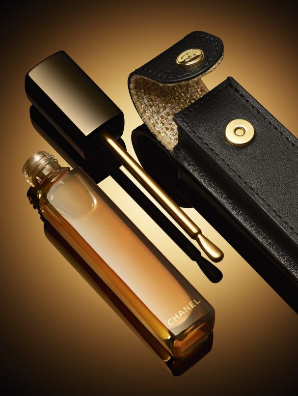 The newest addition to Chanel's Sublimage L'Extrait Huile Lèvres