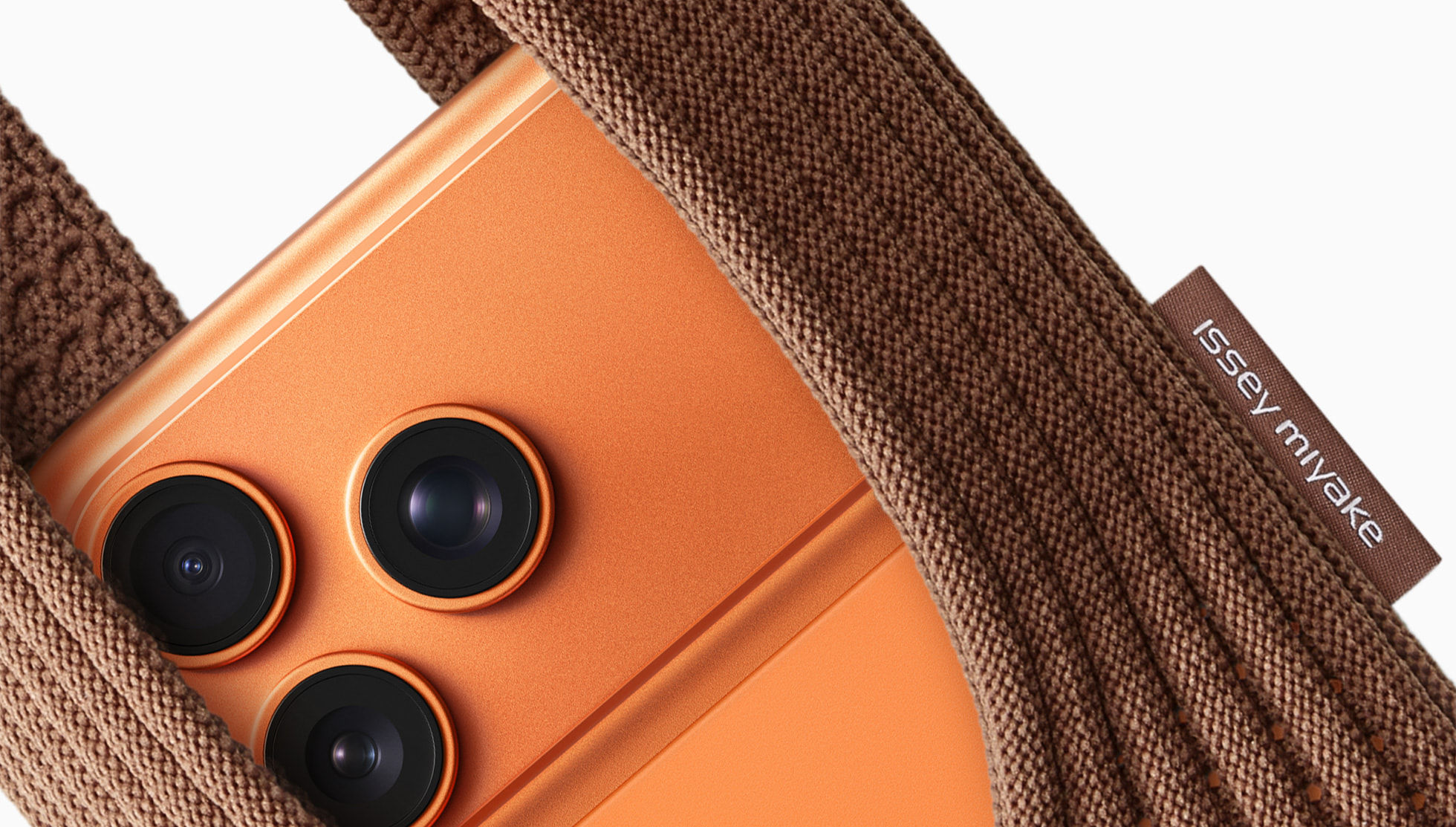 Apple teams with Issey Miyake for the 3D-knitted iPhone Pocket