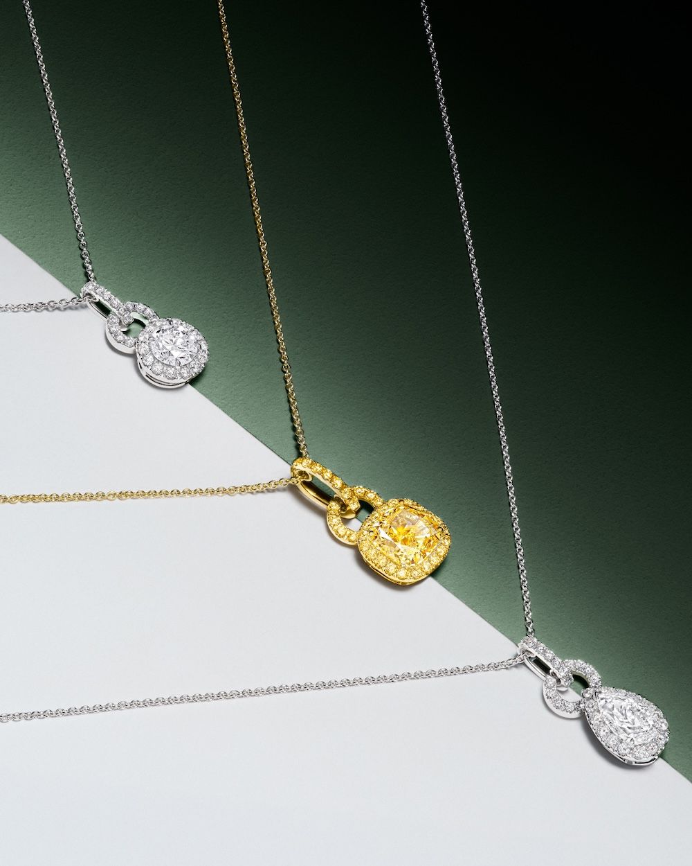 Graff Rgp 837 In Graff’s festive I Wish campaign, exquisite high jewellery captures ...