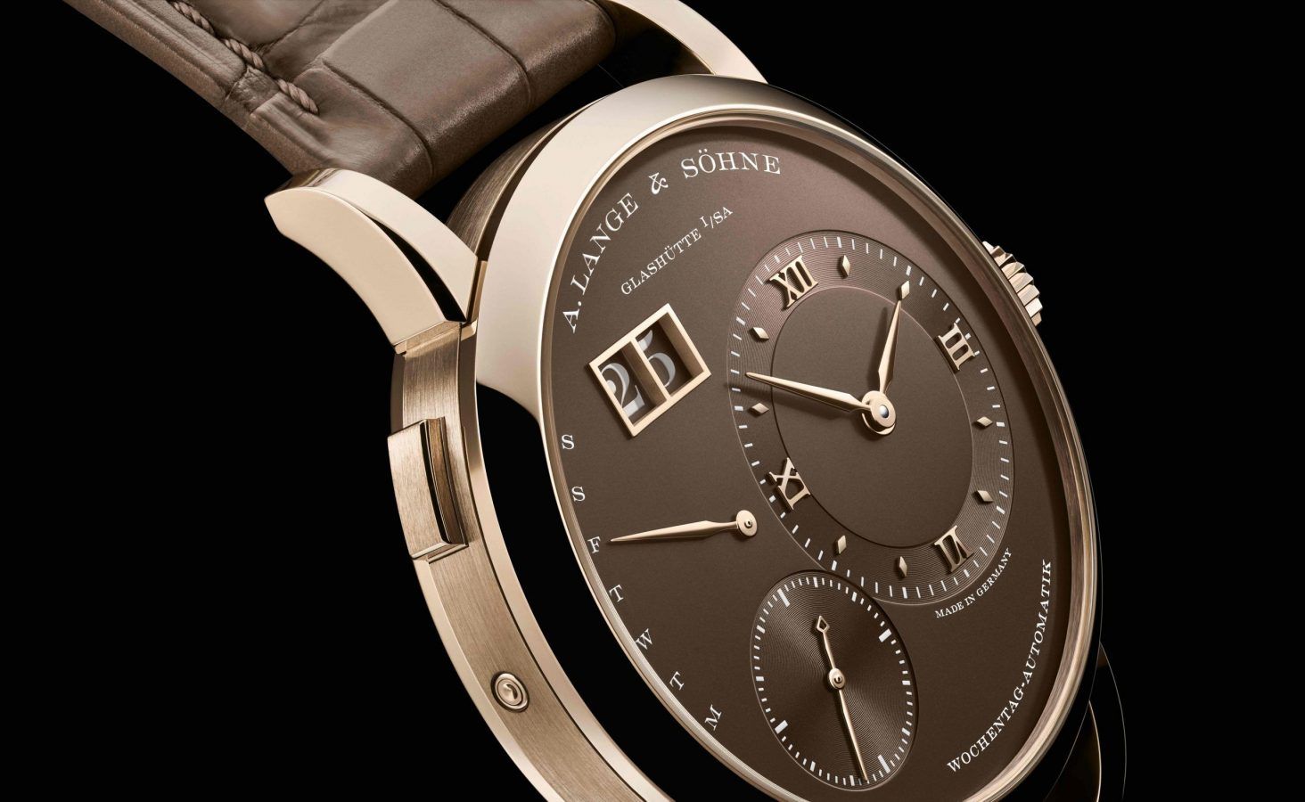 Iconic Lange 1 Daymatic makes its debut in Honeygold – PrestigeOnline ...