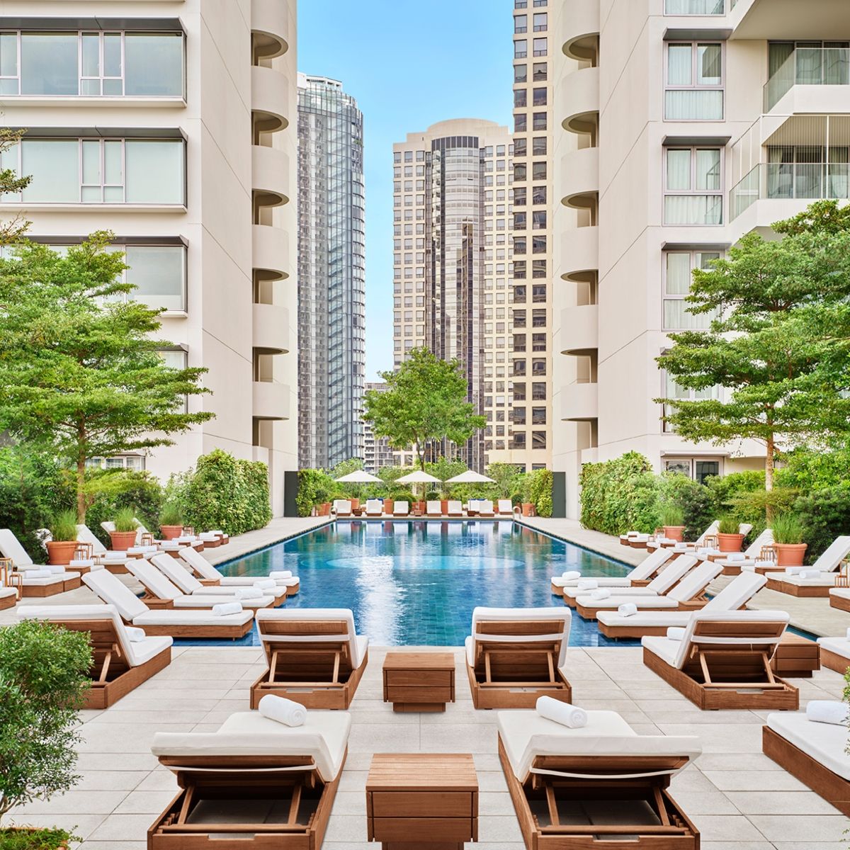Activewear brand ALO Yoga opens its first store in Singapore at MBS   PrestigeOnline Singapore