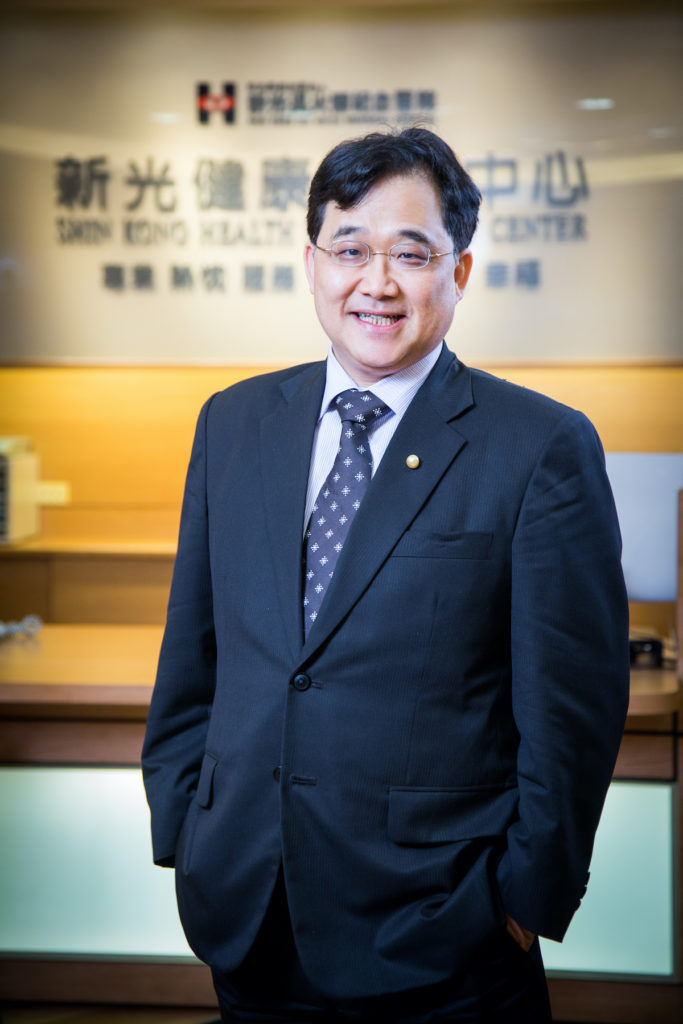 新光醫院副院長洪子仁認為,面對Covid-19疫情,必須抱持「提高警覺但勿驚慌」的態度,是戰勝疫情的最重要心態與思維。