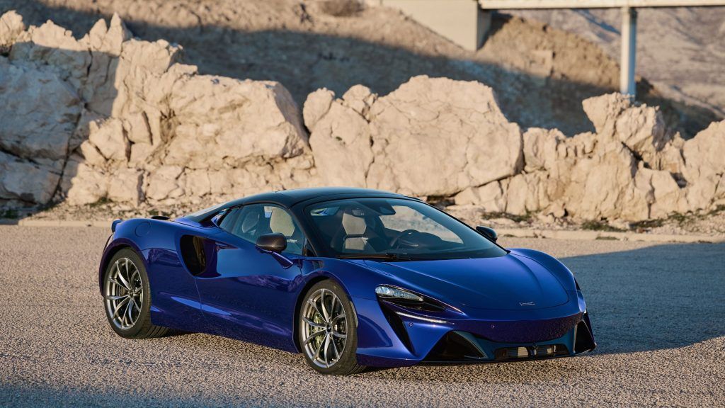 McLaren 台中旗艦展示中心正式落成!奢華打造私人訂製空間與沉浸式體驗空間
